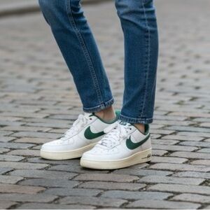 Nike Women’s size 7 Air Force One Classic White and Green Shoes